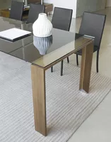 Liko Dining Table