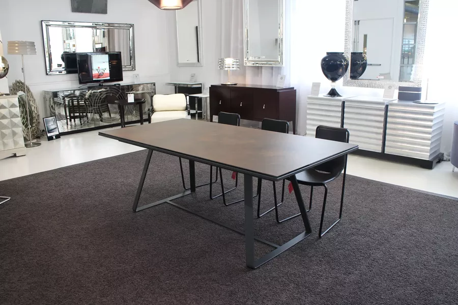 Alfred Dining Table