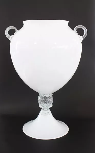 VM 50 Vase