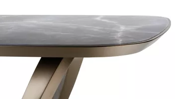 Segno Bevel Dining Table
