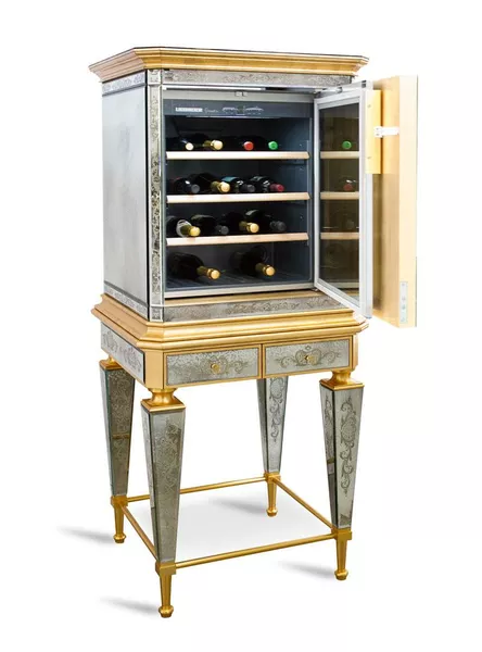 Vescovi Cabinet